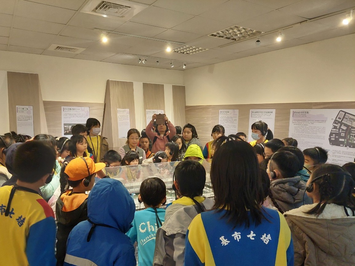 09_參觀新竹241藝術空間，動手做一幅屬於自己的展覽海報-1